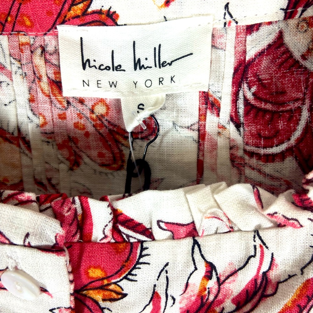 Nicole Miller New York Size Small,Cropped. NWT Button Up Top, Short Puff Sleeve. - Picture 3 of 6